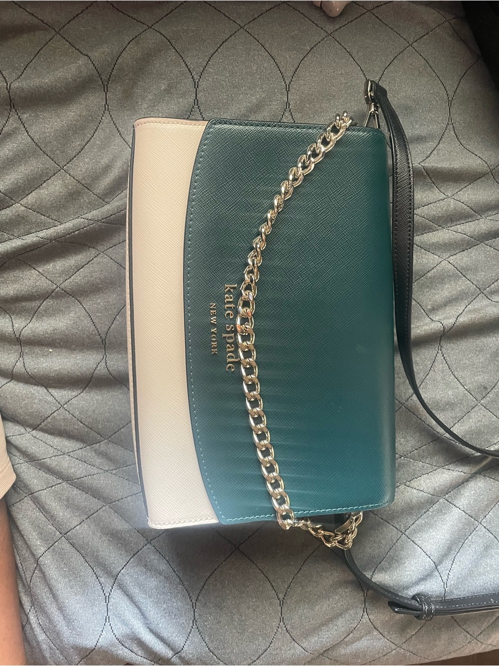 Kate Spade Two-Tone Green Cream Chain Shoulder Bag